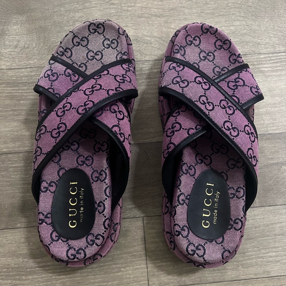 Gucci Monogram crisscross Platform Sandals Size 9